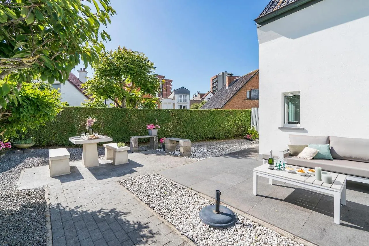 Villa Gamoni - Spacious Holiday Home With Garden Middelkerke 0*,  Belgium