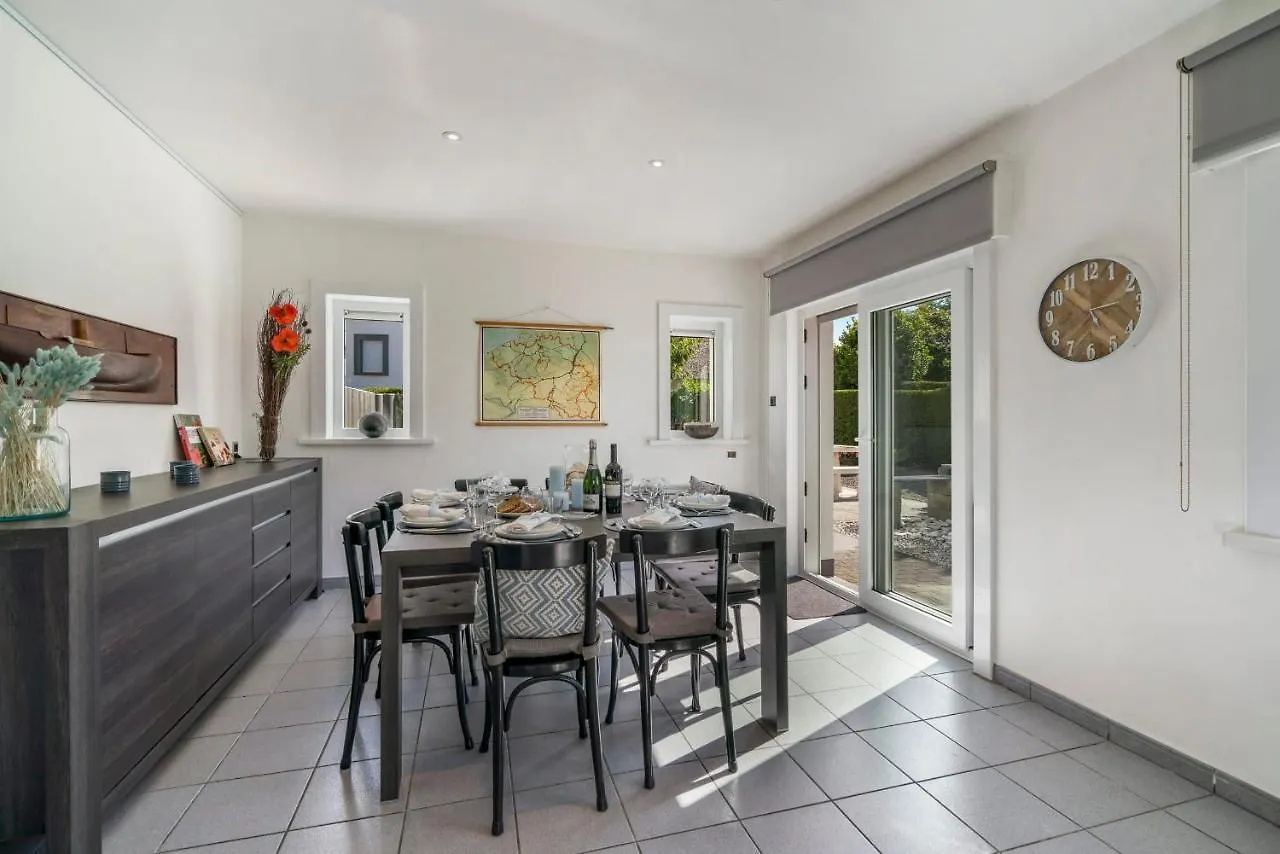 Villa Gamoni - Spacious Holiday Home With Garden Middelkerke