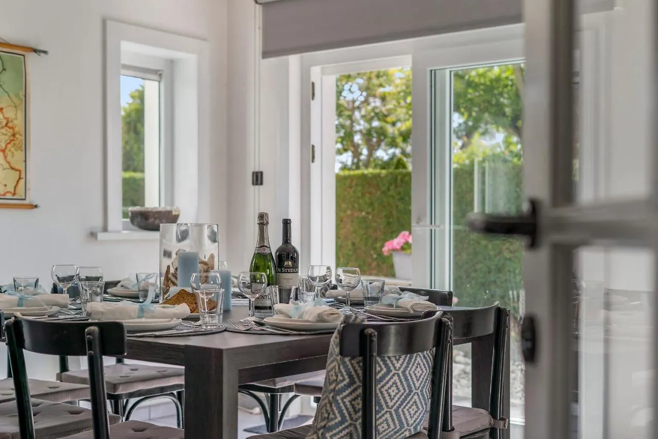 Villa Gamoni - Spacious Holiday Home With Garden Middelkerke