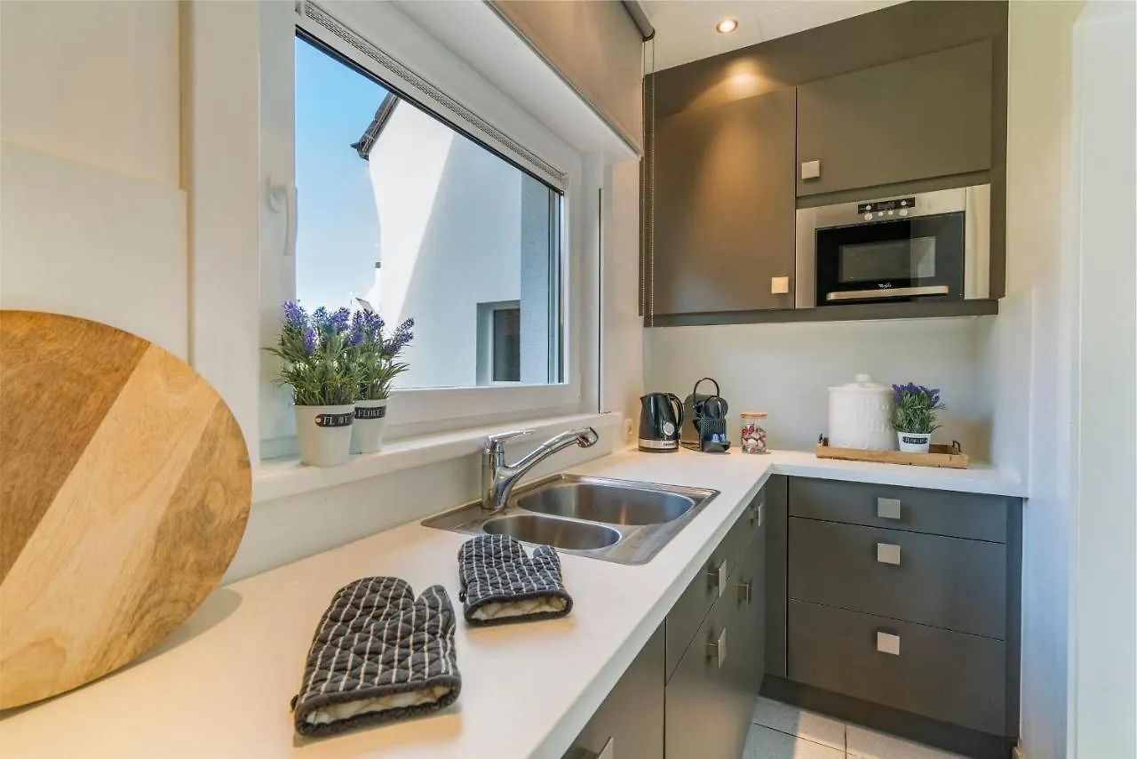 Villa Gamoni - Spacious Holiday Home With Garden Middelkerke