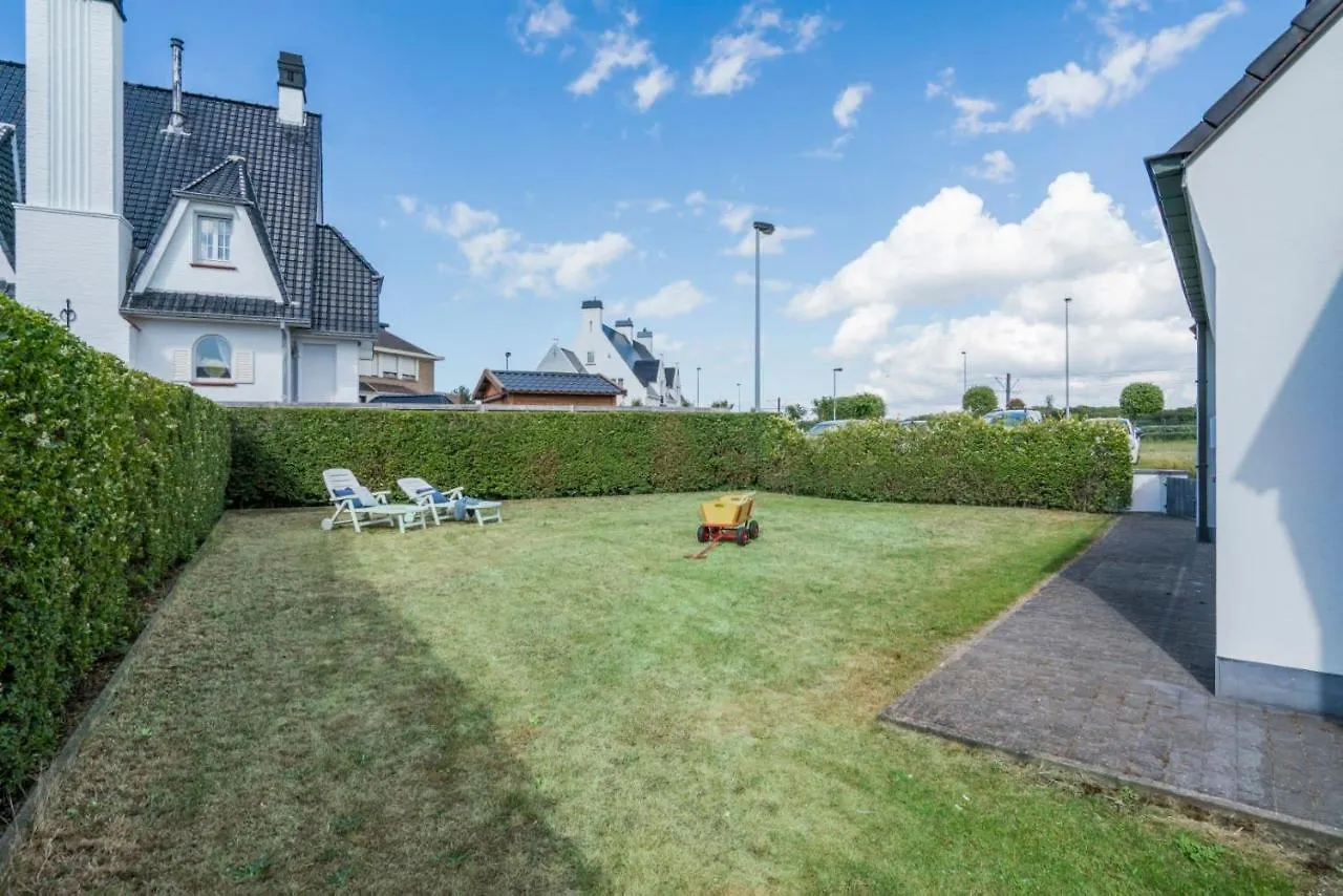 Villa Gamoni - Spacious Holiday Home With Garden Middelkerke Belgium